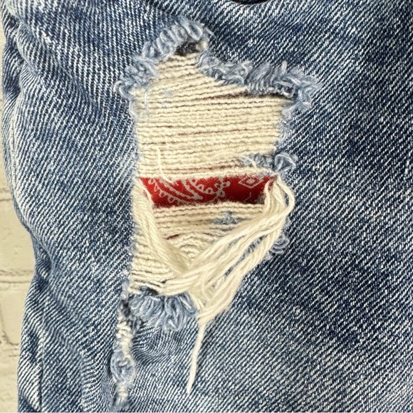 Gap Denim 5” Shorts Distressed Red Bandanna Size 12 - Picture 3 of 5